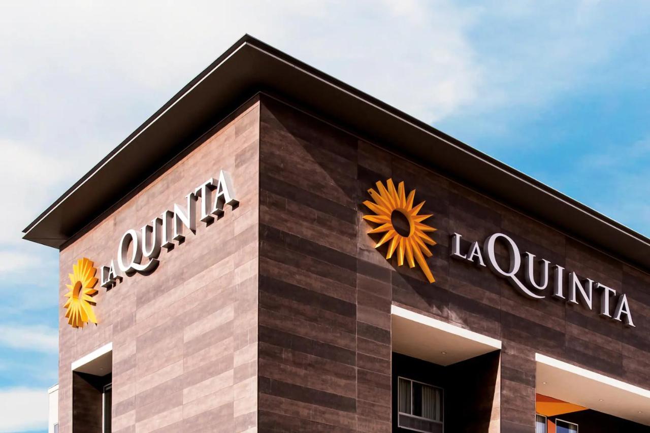 La Quinta Inn & Suites By Wyndham San Antonio Seaworld Lafb Exterior foto